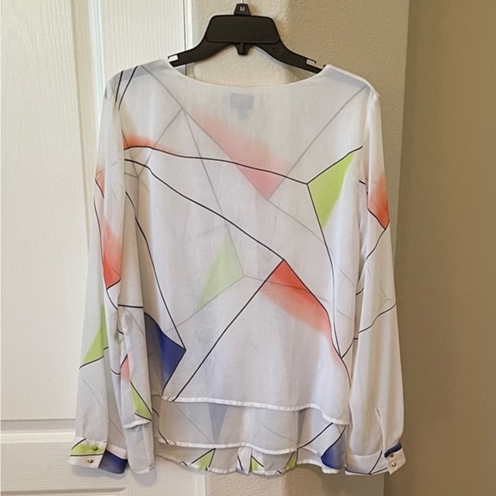 Abstract print button up blouse - Picture 2 of 5